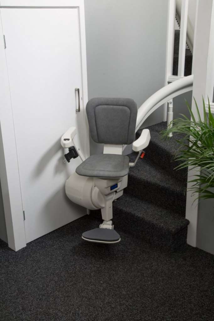 Länger selbstständig wohnen: Was Treppenlifte wirklich bringen - Innendesign & Wohntrends - image 1