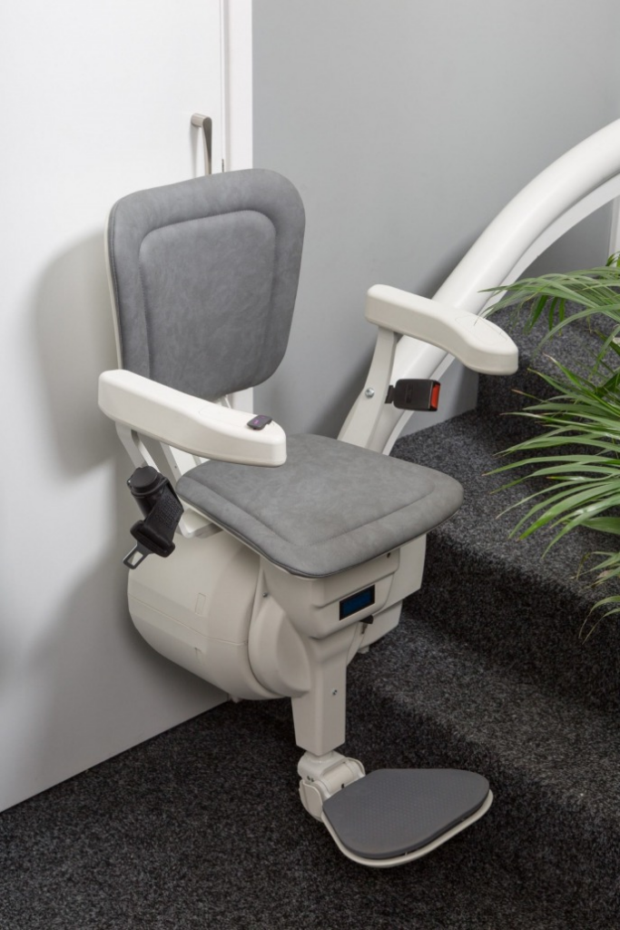 Länger selbstständig wohnen: Was Treppenlifte wirklich bringen - Innendesign & Wohntrends - image